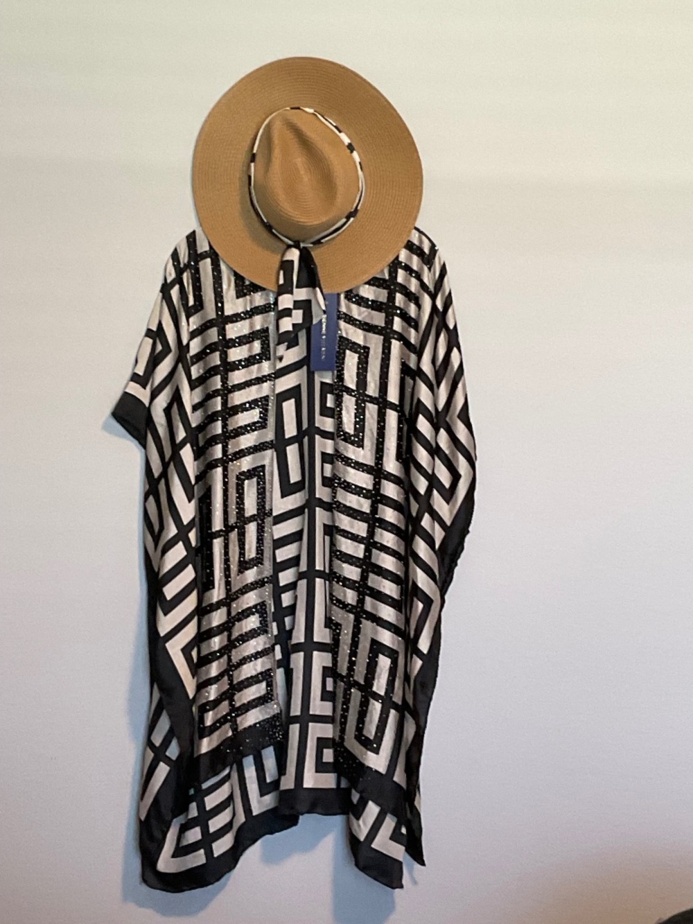 KIMONO OS BLACK, AND SILVER TAN WITH HAT (BAND MATCHES KIMONO)